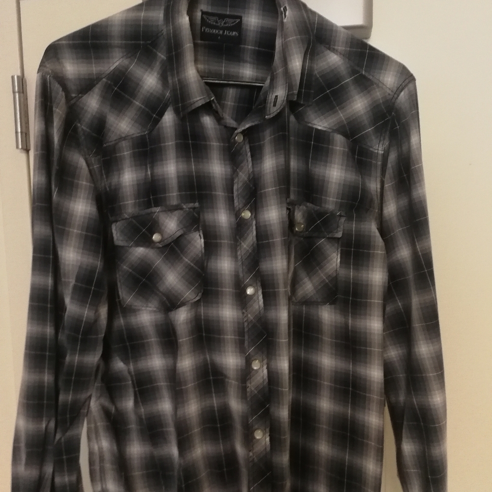 Blue/white plaid shirt (snaps)